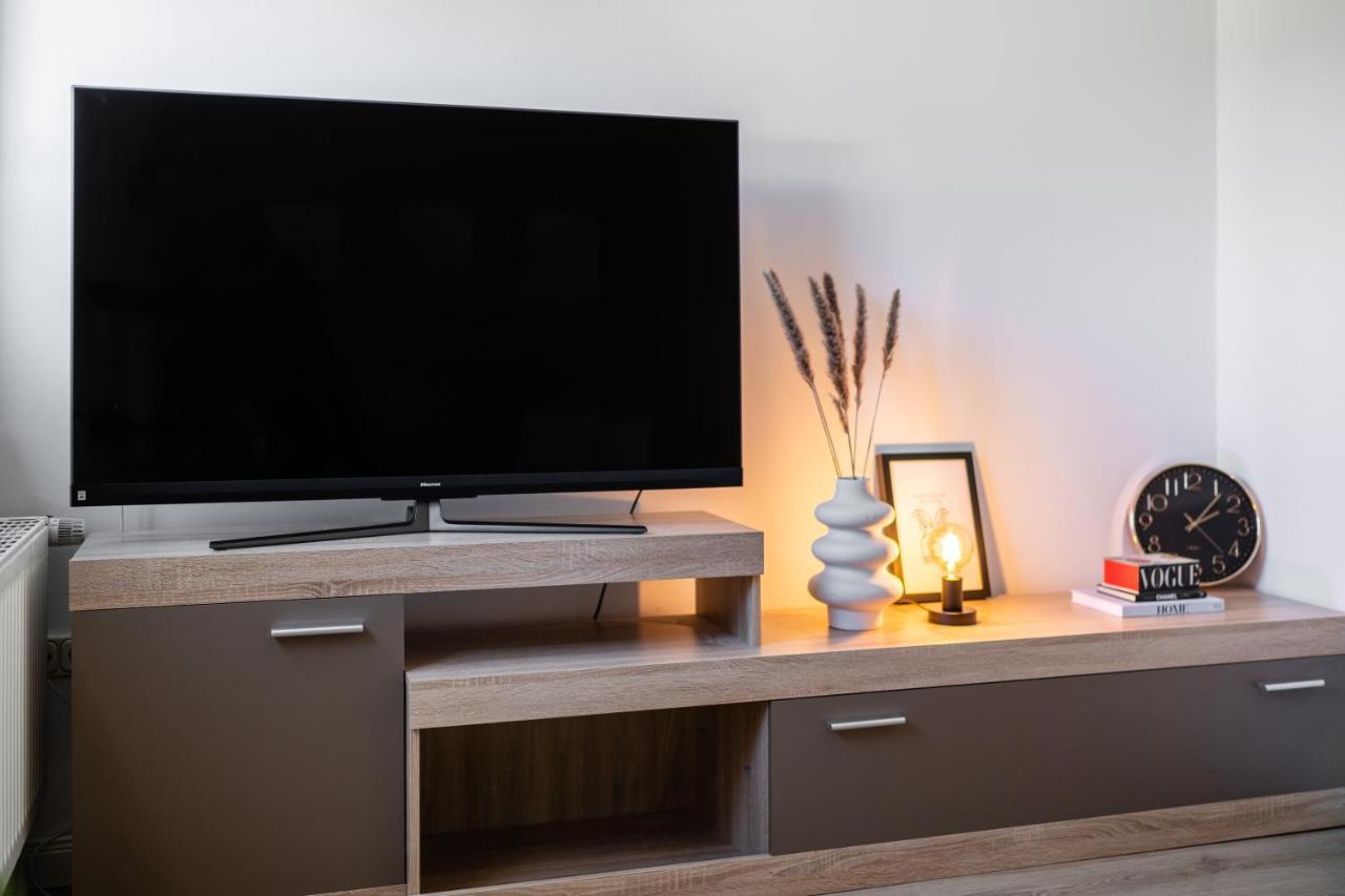 Vivid - Ideal Fuer 4 - Strandnaehe Mit 2 Terrassen - 2 Sz & Wz Varel Eksteriør bilde
